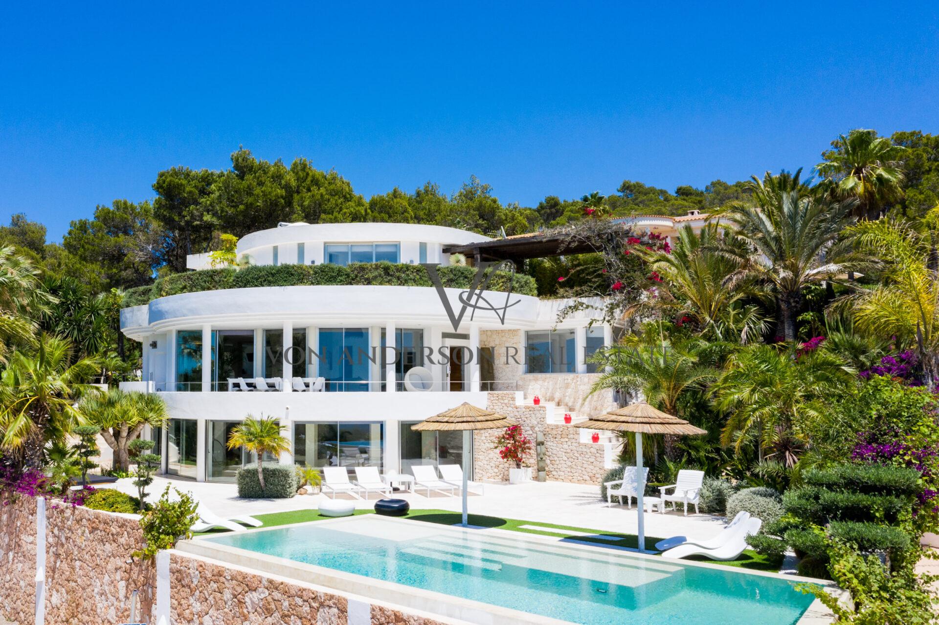 Luxurious Cosmopolitan Villa with Stunning Sea and Sunset Views in Cala Tarida