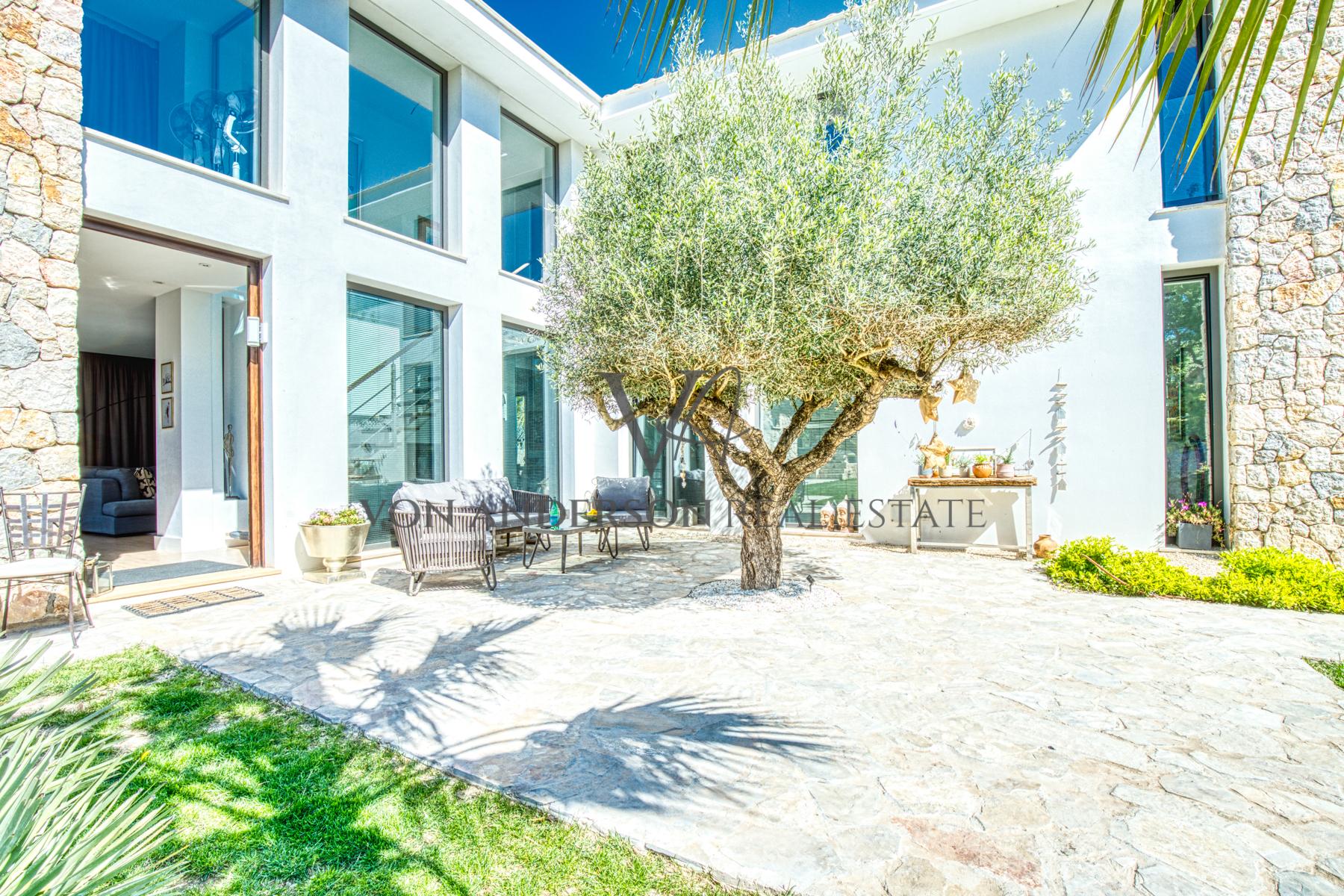 4 Bedroom Quality Villa Offering Development Potential in Es Capdellà,ref. VA1019, for sale in Mallorca by Von Anderson Real Estate